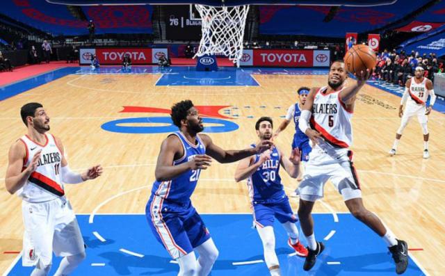 开云app安全认证-没有队内超巨利拉德 开拓者众志成城爆冷击败76人